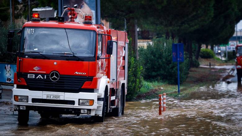 Κίνδυνος υπερχείλισης του ποταμού Σαραντάπορου στην Ελευσίνα από την κακοκαιρια Byron