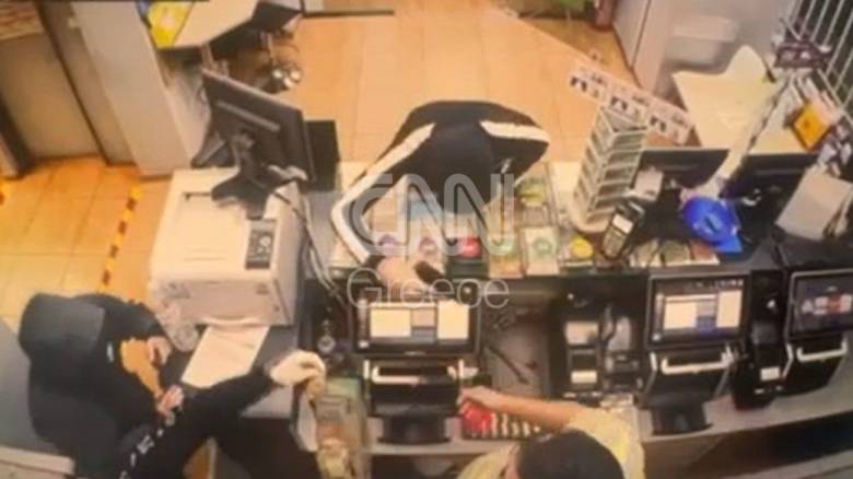 Βίντεο από τη δράση συμμορίας που λήστευε πρακτορεία τυχερών παιχνιδιών στην Αττική