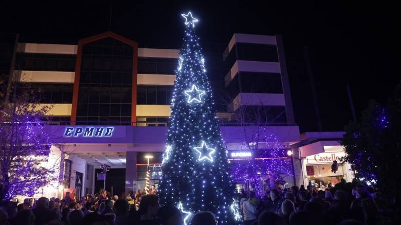 Δήμος Βάρης, Βούλας, Βουλιαγμένης: Εντυπωσιακή φωταγώγηση του χριστουγεννιάτικου δέντρου