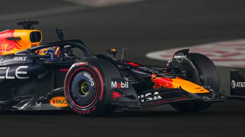 Φόρμουλα 1: Εξασφάλισε την pole position ο Μαξ Φερστάπεν - «Μάχη» για τον τίτλο με Νόρις