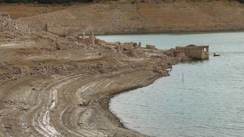 Κακοκαιρία Byron: Μόλις 49 χιλιοστά βροχής έπεσαν στον Μόρνο - «Στερεύει» η λίμνη