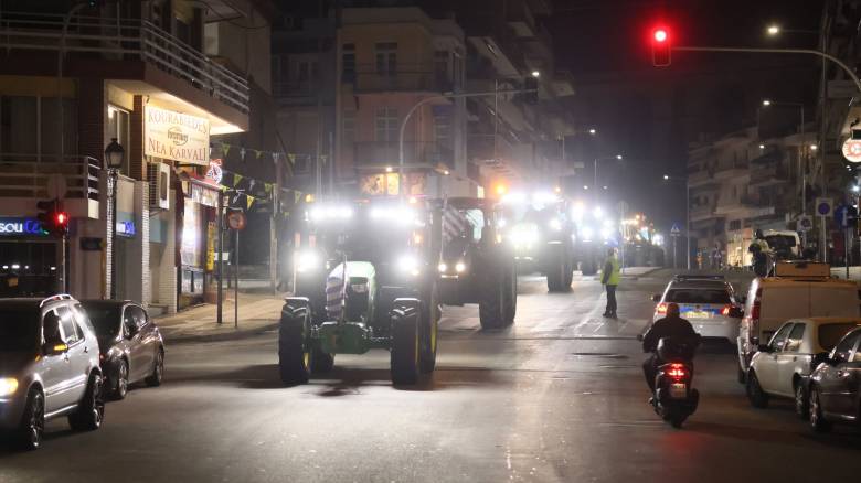 Αγρότες: Η κυβέρνηση αναζητά «βαλβίδα εκτόνωσης» μέσω διαλόγου - Το «μασάζ» και κάλεσμα από Τσιάρα