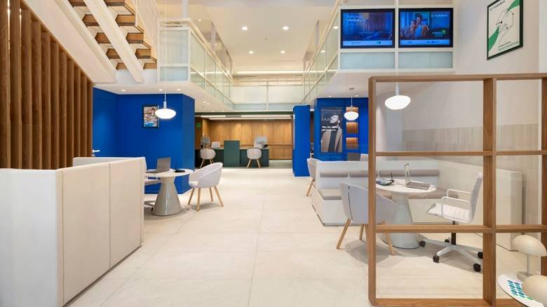 Η CrediaBank επιστρέφει στην ανθρώπινη επαφή μέσα από το Κατάστημα Νέας Εμπειρίας