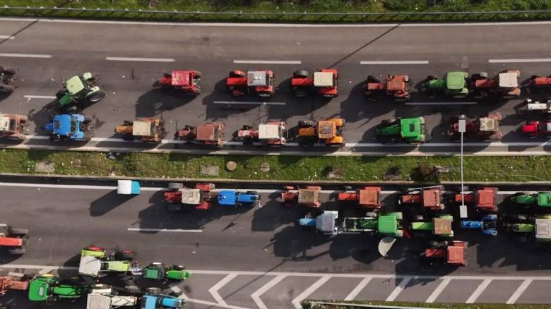 Λαμία: Αγρότες έκλεισαν για μία ώρα όλες τις διαβάσεις στον Μπράλο