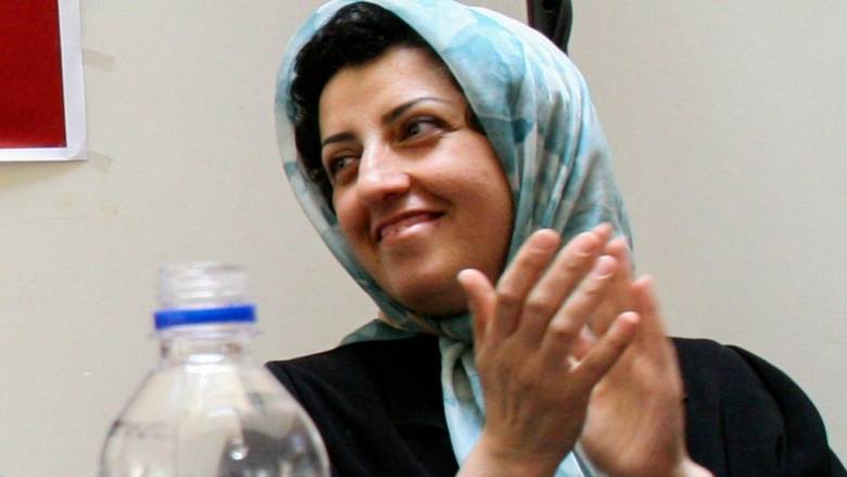 Γαλλία: Η βραβευθείσα με Νόμπελ Ειρήνης Ναργκίς Μοχαμαντί συνελήφθη στο Ιράν