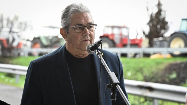 Στα μπλόκα της Φθιώτιδας ο Δ. Κουτσούμπας