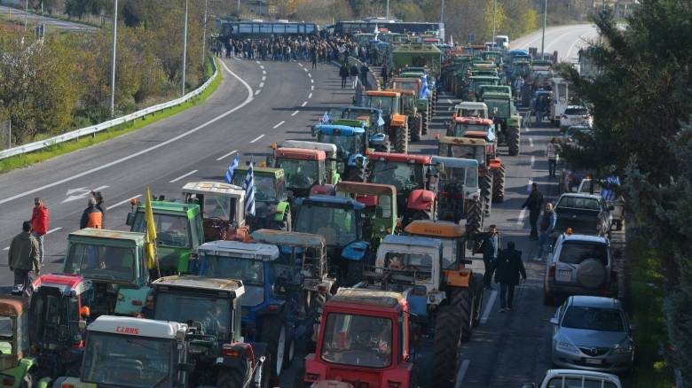 Αγρότες: Οι κυκλοφοριακές ρυθμίσεις που ισχύουν σε ΠΑΘΕ και παλαιά Εθνική Οδό Λάρισας – Αθηνών