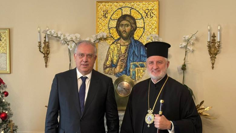 Συνάντηση του Τάκη Θεοδωρικάκου με τον Αρχιεπίσκοπο Αμερικής Ελπιδοφόρο