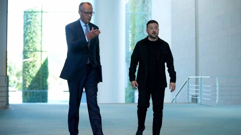 Κρίσιμες συνομιλίες ΗΠΑ - Ουκρανίας στο Βερολίνο για κατάπαυση του πυρός