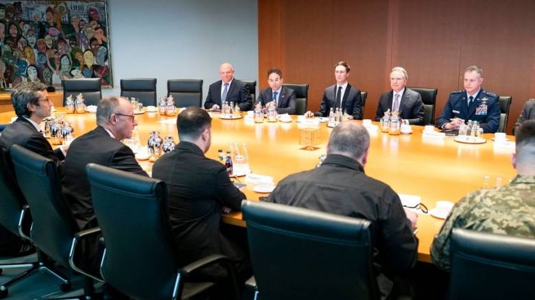 Ο Ζελένσκι εγκαταλείπει την ιδέα της ένταξης στο ΝΑΤΟ –Συνεχίζονται οι διαπραγματεύσεις στο Βερολίνο