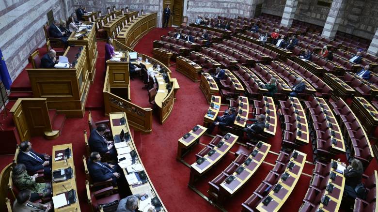 Βουλή: Eγκρίθηκε, κατά πλειοψηφία, ο νέος «Χάρτης μετάβασης των Ενόπλων Δυνάμεων στη νέα εποχή»