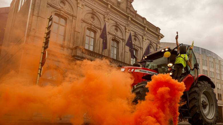 «Απόβαση» 10.000 αγροτών στις Βρυξέλλες: Πανευρωπαϊκή κινητοποίηση ενάντια στην ΚΑΠ