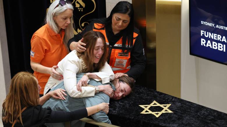 Σίδνεϊ: Άρχισαν οι κηδείες των θυμάτων του αιματοκυλίσματος - Σε κρίσιμη κατάσταση εννέα τραυματίες