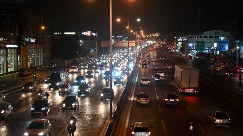 Στο «κόκκινο» η κυκλοφορία στον Κηφισό - Αυξημένη κίνηση και στο κέντρο της Αθήνας