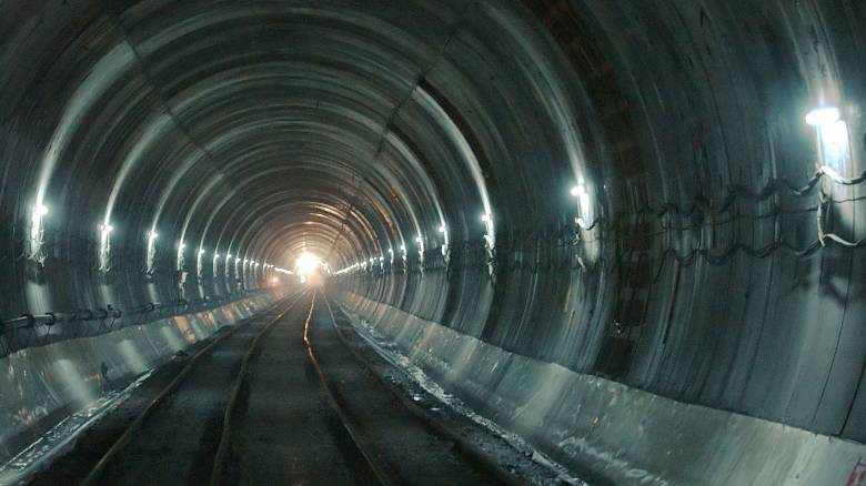 Στην Κίνα η μεγαλύτερη σήραγγα του κόσμου - Πότε παραδίδεται σε κυκλοφορία