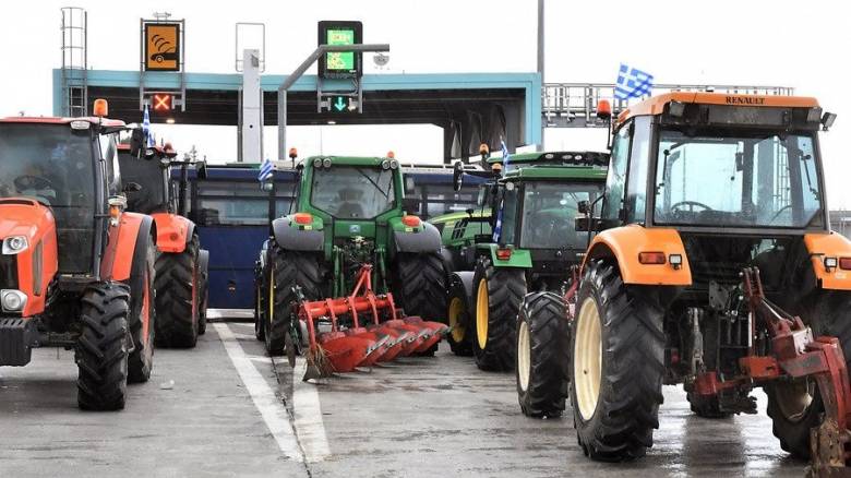 Χριστούγεννα στα μπλόκα: Πώς θα ταξιδέψουν οι εκδρομείς - Ανοιχτά διόδια μέχρι το μεσημέρι