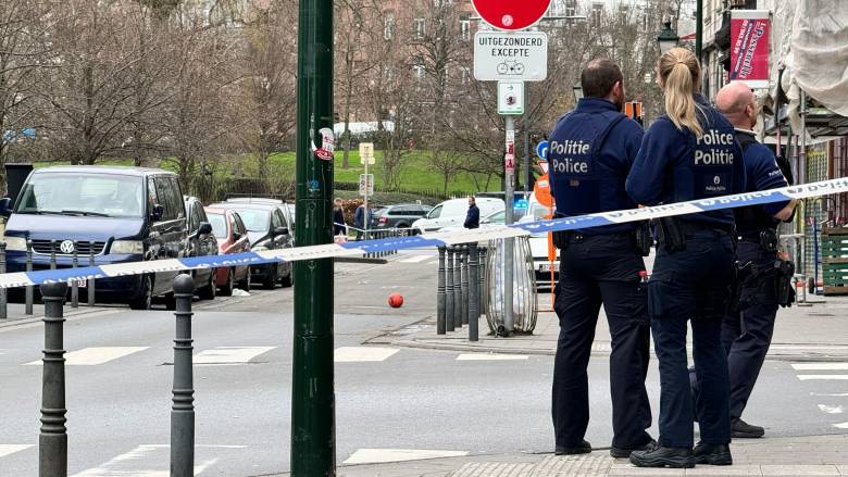 Βρυξέλλες: Άγνωστοι έριξαν κόκκινη μπογιά στο προξενείο της Πολωνίας