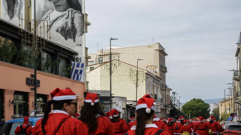 Αποκαταστάθηκε η κυκλοφορία στο κέντρο της Αθήνας μετά το «Athens Santa Run 2025»
