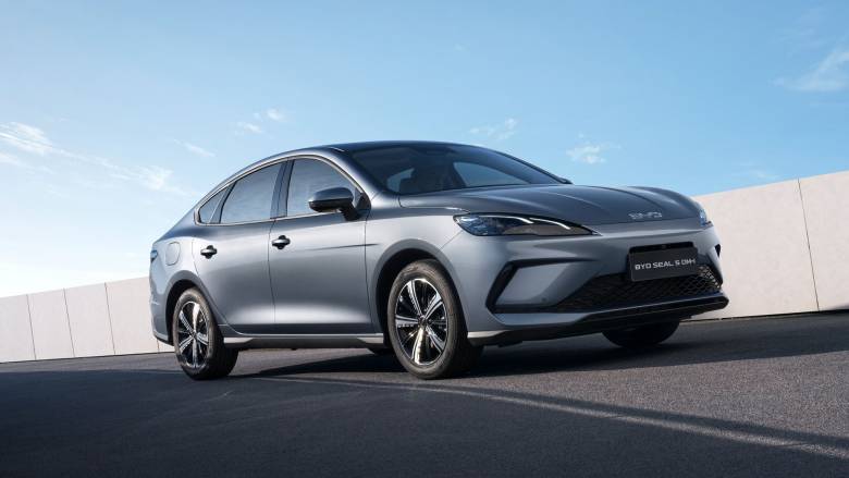 To νέο BYD Seal 5 DM-i είναι ένα κλασικό σεντάν