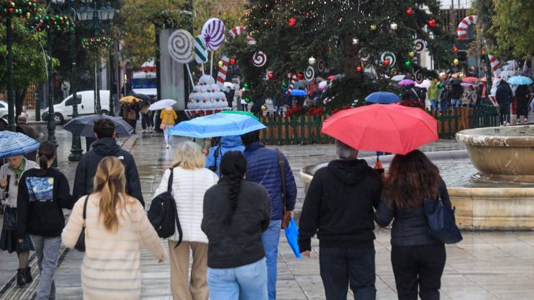 Καιρός τύπου «Π» τα Χριστούγεννα, χιονο-εκπλήξεις την Πρωτοχρονιά: Πού θα πέσουν καταιγίδες
