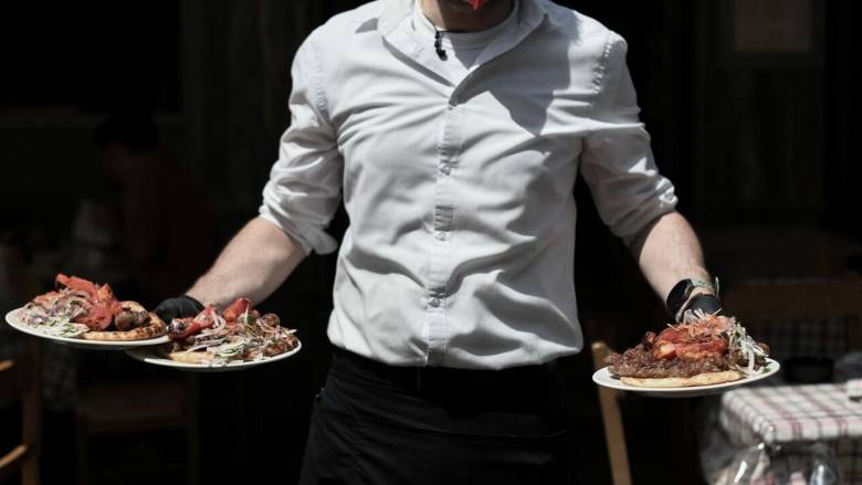 Αργίες Χριστουγέννων και Πρωτοχρονιάς: Πώς αμοίβονται όσοι εργάζονται