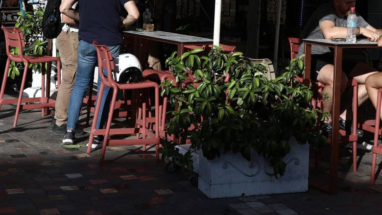 Δήμος Αθηναίων: Πρόστιμα άνω των 19.000 σε καταστήματα για κάπνισμα και αλκοόλ σε ανήλικους