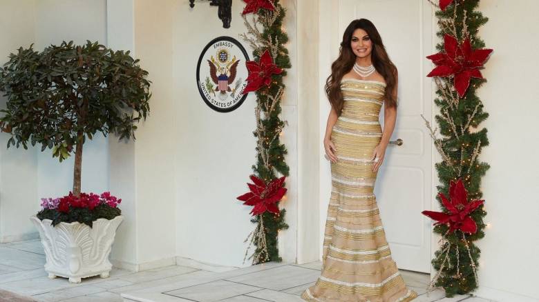 «Ο Θεός να ευλογεί τις ΗΠΑ και την Ελλάδα»: Οι ευχές της Γκίλφοϊλ για τα Χριστούγεννα