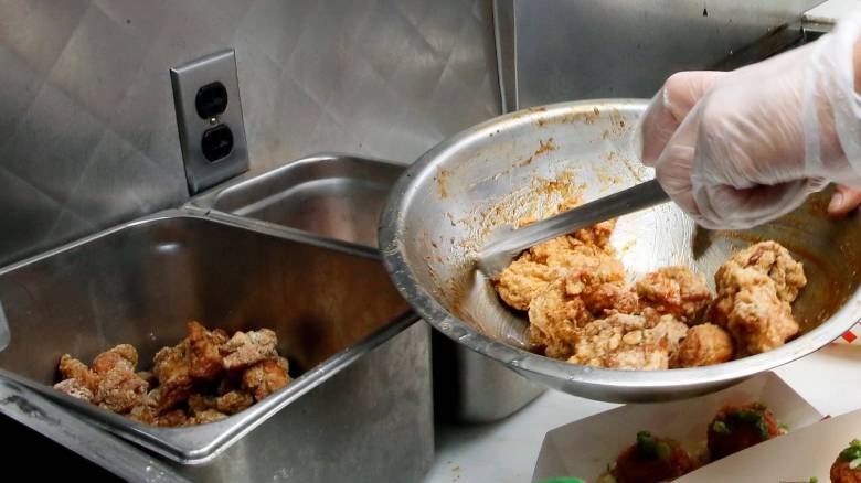 Γιατί οι Ιάπωνες λατρεύουν να γιορτάζουν τα Χριστούγεννα με τηγανητό κοτόπουλο