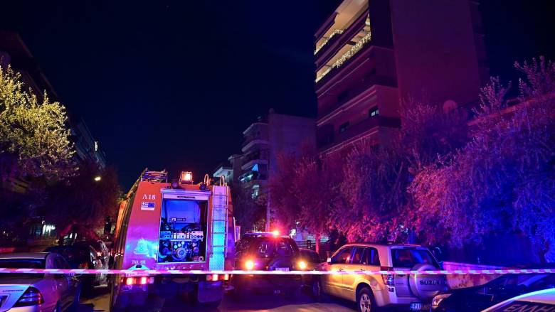 Φωτιά σε διαμέρισμα στην Καλλιθέα – Εντοπίστηκαν δύο άτομα χωρίς τις αισθήσεις τους