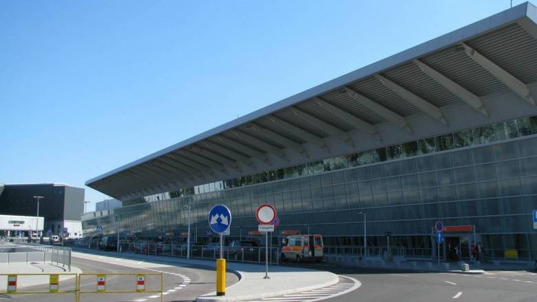 Έκλεισαν προσωρινά δύο αεροδρόμια στην Πολωνία λόγω ρωσικών επιθέσεων στην Ουκρανία