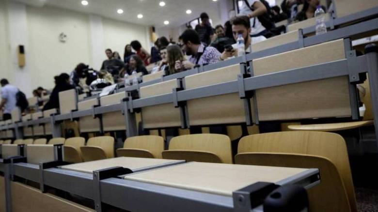 Υπουργείο Παιδείας: 250.000 «αιώνιοι» φοιτητές διαγράφονται από 31/12