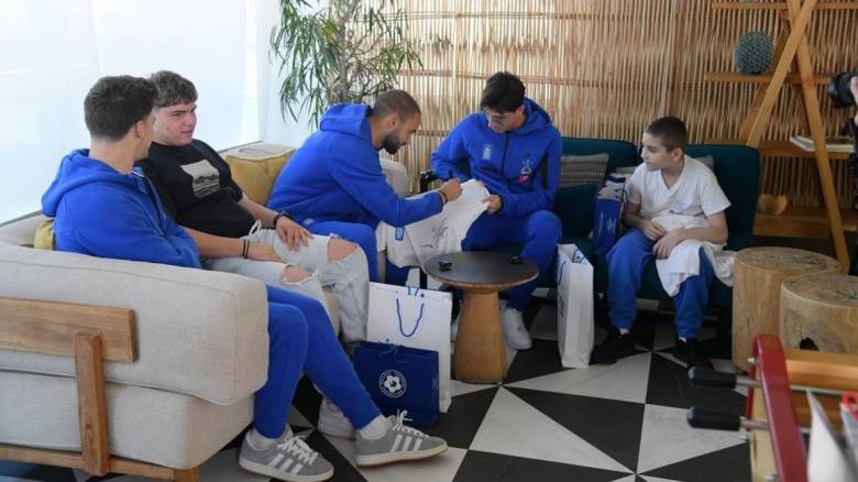 Τζόλης, Τετέι, Ρότα και Χατζηδιάκος έκαναν έκπληξη σε τρία παιδιά από το Make-A-Wish Ελλάδος