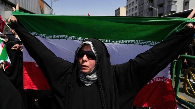 Ιράν: Διαδηλώσεις έξω από κλειστά καταστήματα μετά την υποτίμηση νομίσματος και την ακρίβεια