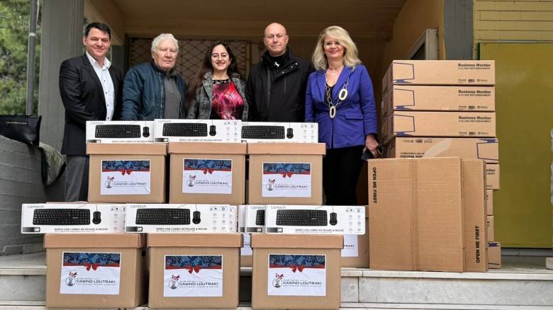 Δωρεά 100 ηλεκτρονικών υπολογιστών σε σχολεία του Δήμου Λουτρακίου