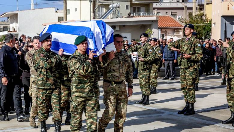 Νέα στοιχεία για τον θάνατο του 19χρονου ΕΠΟΠ στη Ρόδο: «Η χειροβομβίδα δεν εξερράγη στα χέρια του»