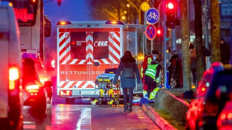 Γερμανία: Νεκροί δύο 18χρονοι από ρίψεις πυροτεχνημάτων - Δεκάδες τραυματίες στα νοσοκομεία
