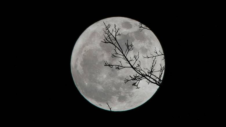 Πανσέληνος Ιανουαρίου: Πότε θα φωτίσει τον ουρανό το «Φεγγάρι του Λύκου»
