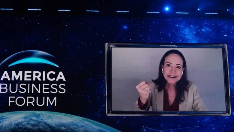 «Έφτασε η ώρα»: Πρώτη επίσημη δήλωση Ματσάδο μετά τις επιθέσεις των ΗΠΑ στη Βενεζουέλα