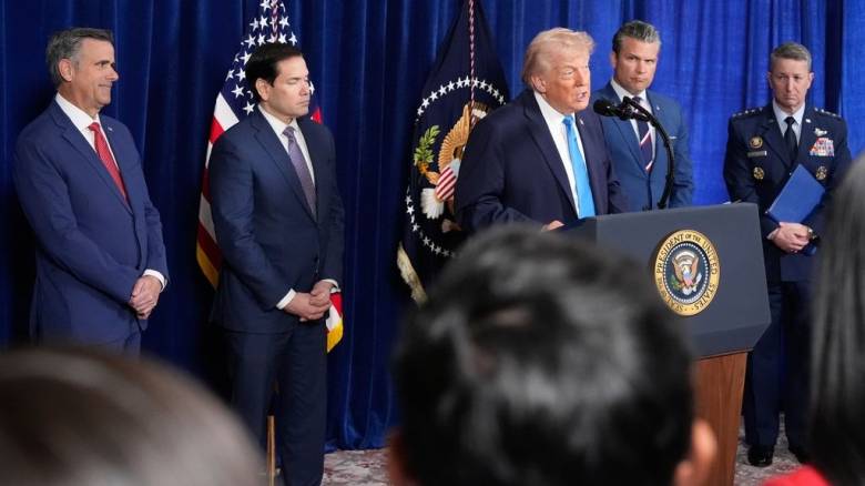 Ο Τραμπ «ζυγίζει» μία πιθανή επέμβαση στο Ιράν: Ποια μορφή θα μπορούσε να έχει - Τα σενάρια