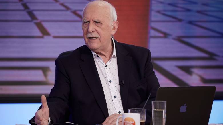 Ο πολιτικός κόσμος αποχαιρετά τον Γιώργο Παπαδάκη: «Αγαπήθηκε όσο λίγοι από τους τηλεθεατές»