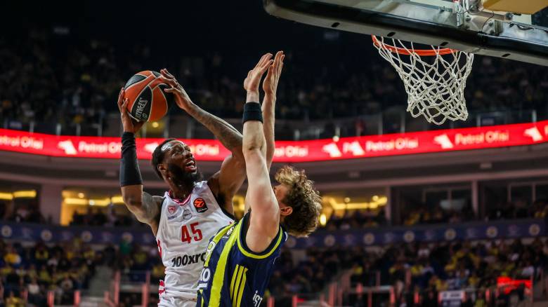 Φενέρμπαχτσε - Ολυμπιακός 88-80: Οι Ερυθρόλευκοι λύγισαν στην Πόλη χωρίς Μιλουτίνοφ