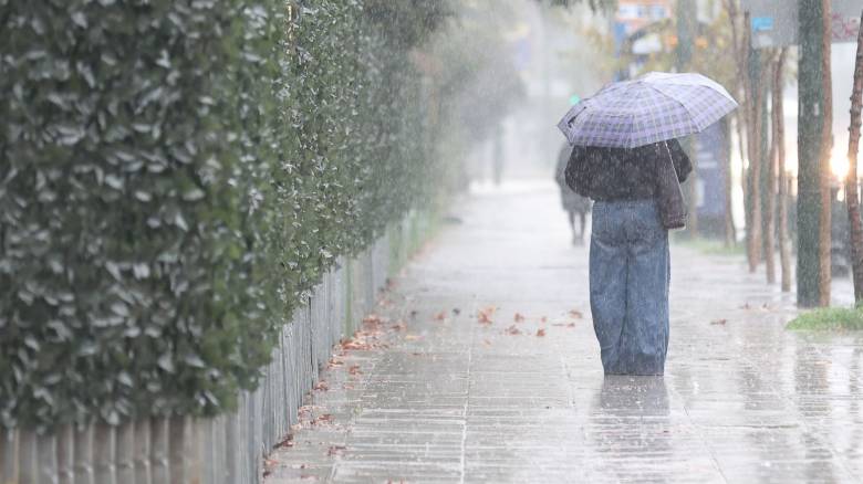 Κακοκαιρία: Πλημμύρες, καθιζήσεις και ζημιές από τις βροχές και τους ανέμους σε Ήπειρο, Πάτρα, Ηλεία