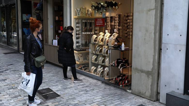 Χειμερινές εκπτώσεις: «Πρεμιέρα» τη Δευτέρα 12/01 - Τι να προσέξουν οι καταναλωτές