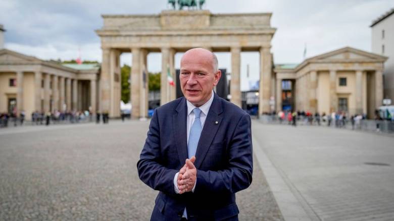 Βερολίνο: Πιέσεις στον δήμαρχο να παραιτηθεί γιατί έπαιζε... τένις εν μέσω μπλακ άουτ