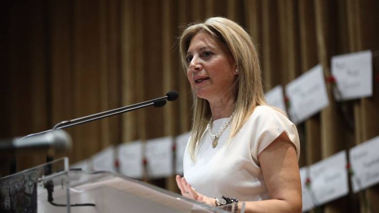 Στάση αναμονής αλλά και αιχμές από το ΠΑΣΟΚ για το «κόμμα» Καρυστιανού