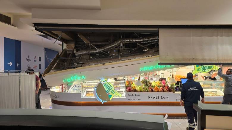 Θεσσαλονίκη: Κατέρρευσε τμήμα ψευδοροφής καταστήματος σε εμπορικό κέντρο - Μία τραυματίας