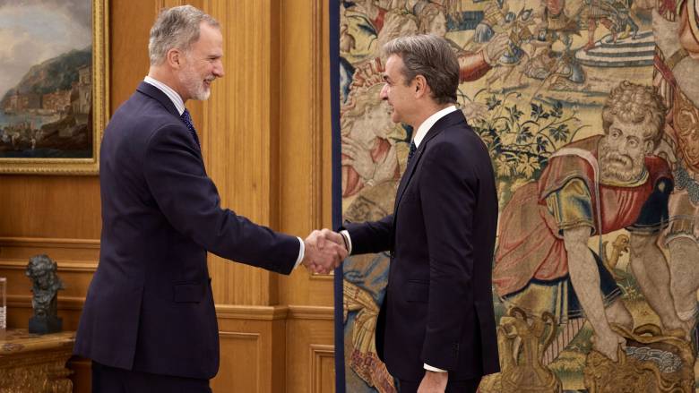 Ισπανία: Η συνάντηση Μητσοτάκη με τον Βασιλιά Φελίπε στο ανάκτορο «Θαρθουέλα»