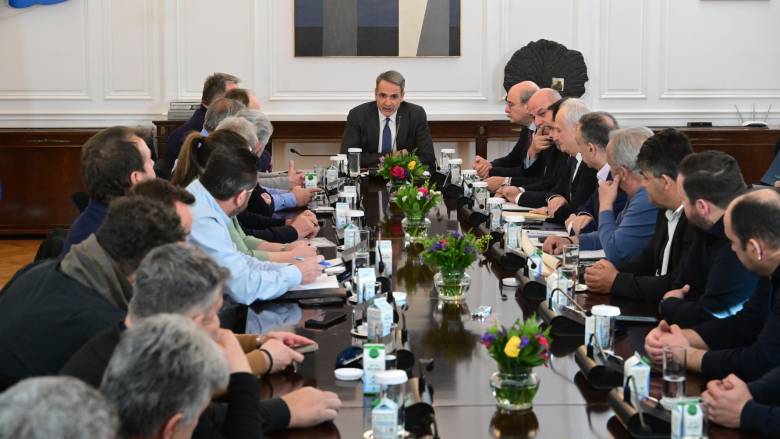 Ολοκληρώθηκε η συνάντηση Μητσοτάκη με τους αγρότες - Τι θα ανακοινώσει ο πρωθυπουργός