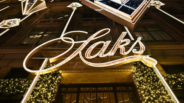 Αίτηση πτώχευσης από την Saks Global - Υπό πίεση η αγορά πολυτελών προϊόντων