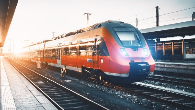 Επενδύσεις 420 εκατ. ευρώ, νέα τρένα, αυστηρές ρήτρες - Κυρώθηκε η συμφωνία με τη Hellenic Train